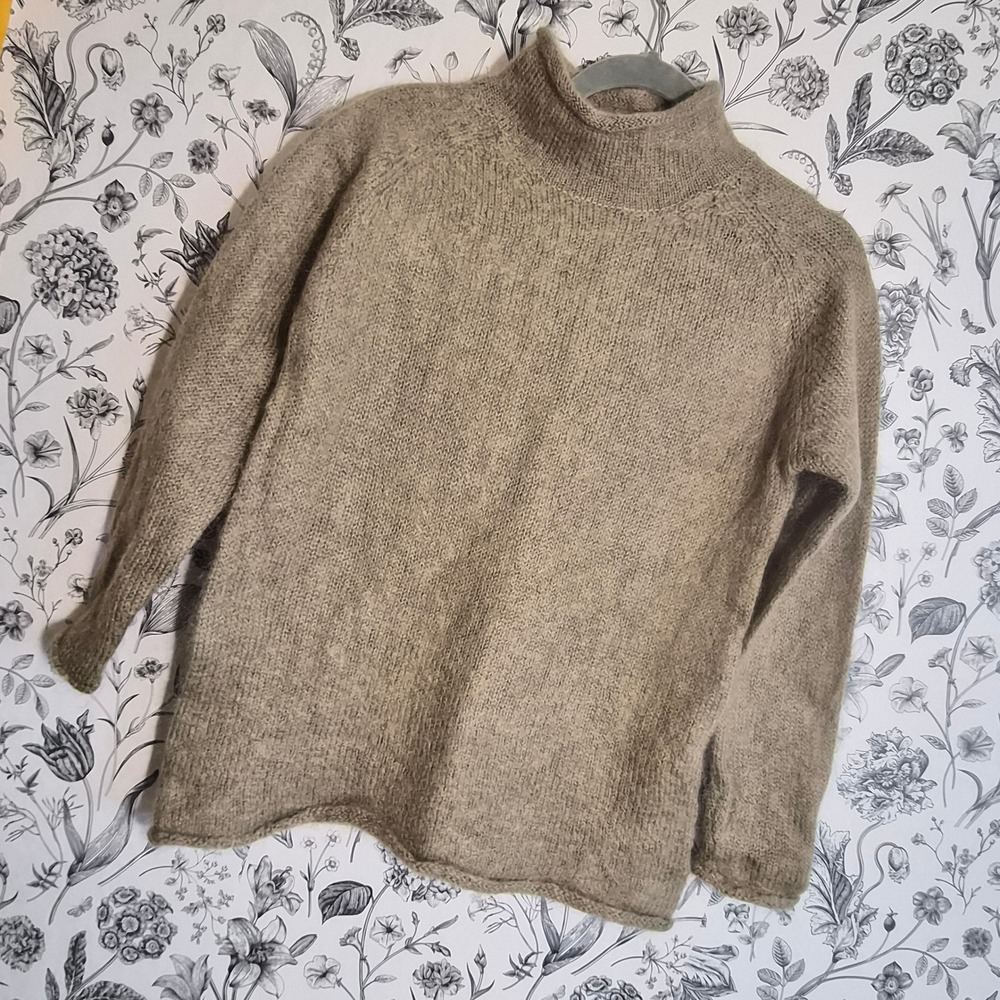 Vintage Jones New York Sport Womens Small Mohair Sweater Knit Quiet Luxury Cozy